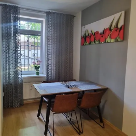 Apartmán černý Tulipán - 1